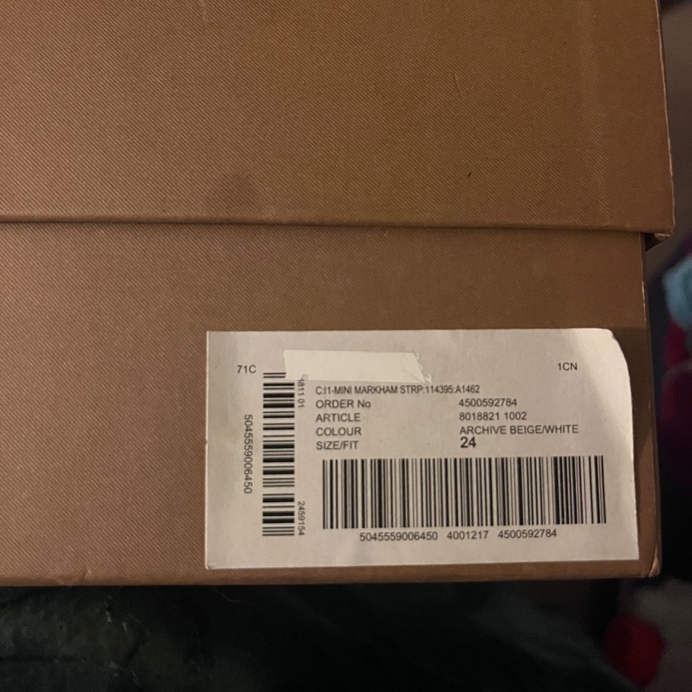 Burberry size 24
